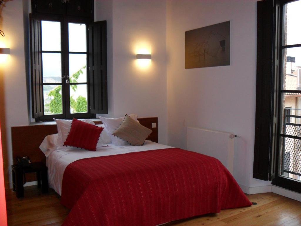 Hospederia De Alesves Hotel Villafranca Room photo